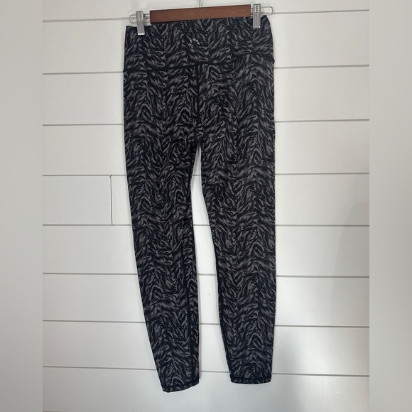 Varley Leggings Medium Black Grey Workout Athletic Running Activewear